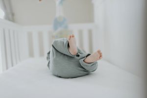 waar op letten babybedje kopen